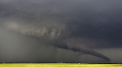 web-reuters-tornadic-thunderstorm-kansas-oklahoma-photog-gene-blevins